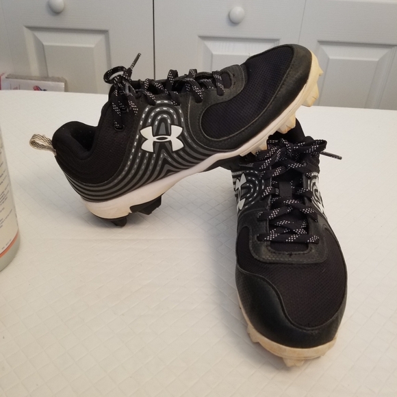 Under Armour Womens Glyde RM 3022076-001 Black Softball Cleats Shoes Size 8 - Picture 1 of 6